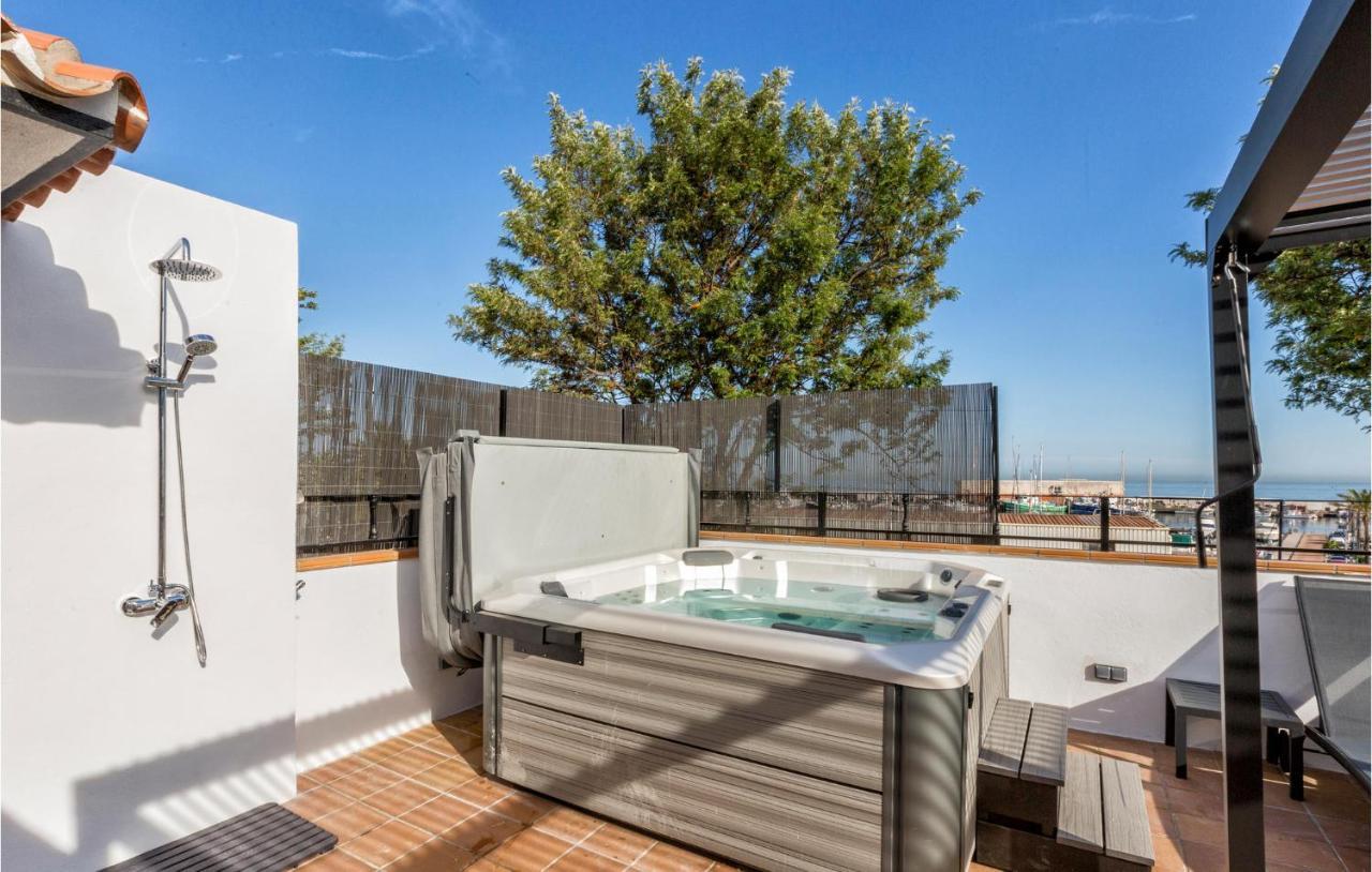 Gorgeous Home In Marbella With Kitchen Exteriör bild